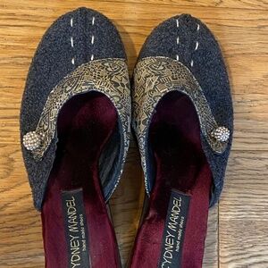 adorable slip ons Cydney Mandel handmade grey flannel w beads size 7